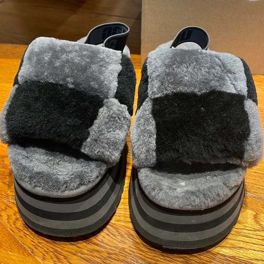 UGG Disco Checker Slide Black Dark Grey Fur Slippers Womens